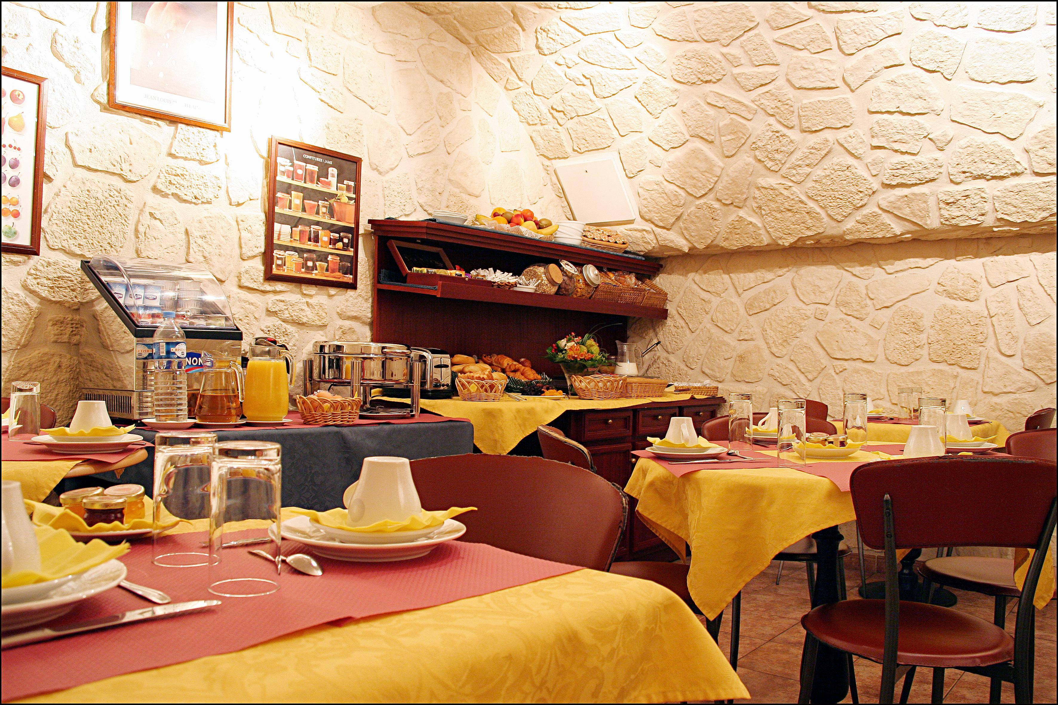 Hotel La Dependance 3*